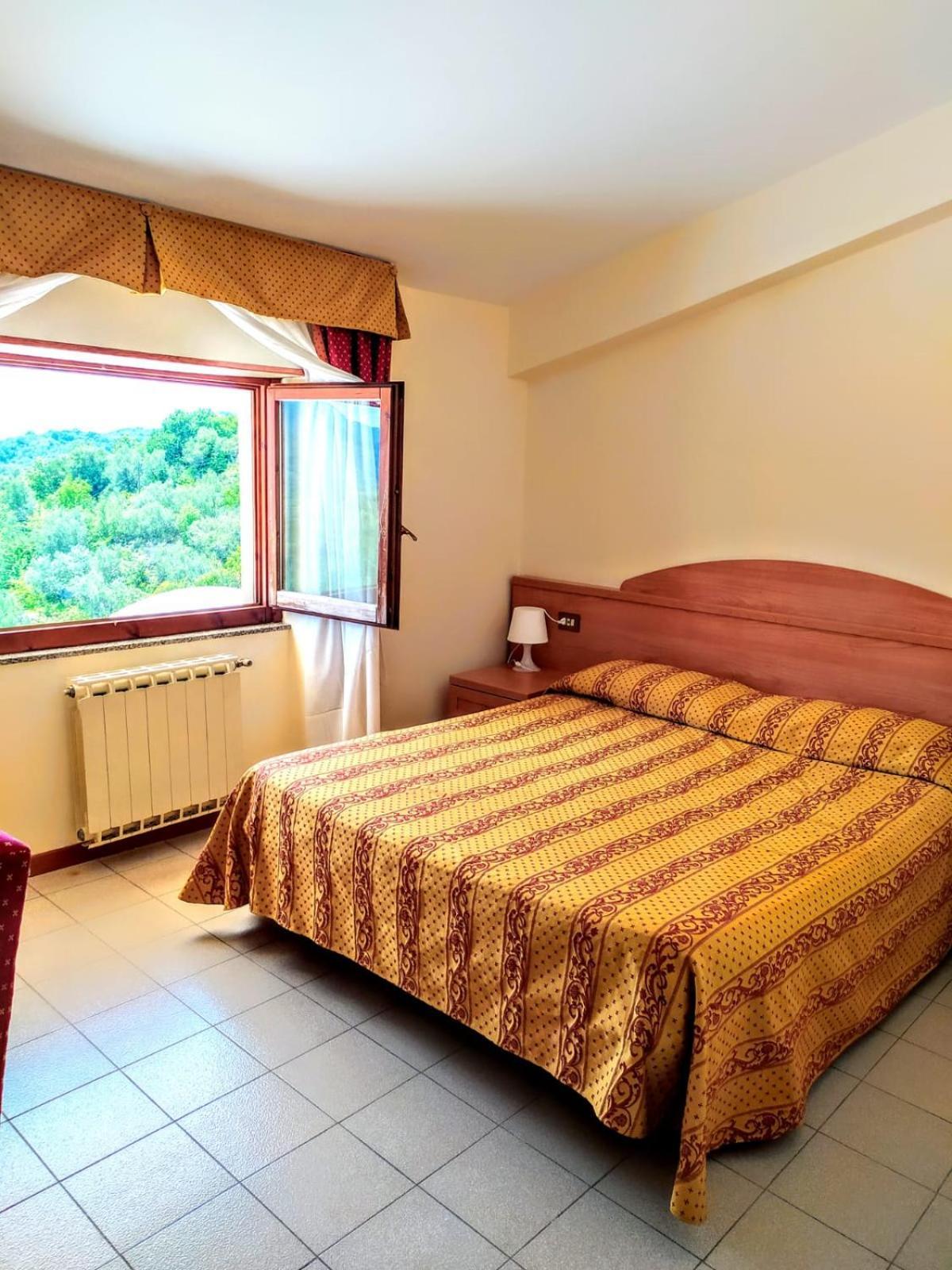 L'Oliveto Hotel Cineto Romano Room photo