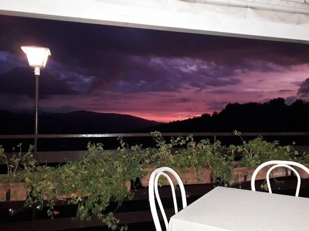L'Oliveto Hotel Cineto Romano Exterior photo